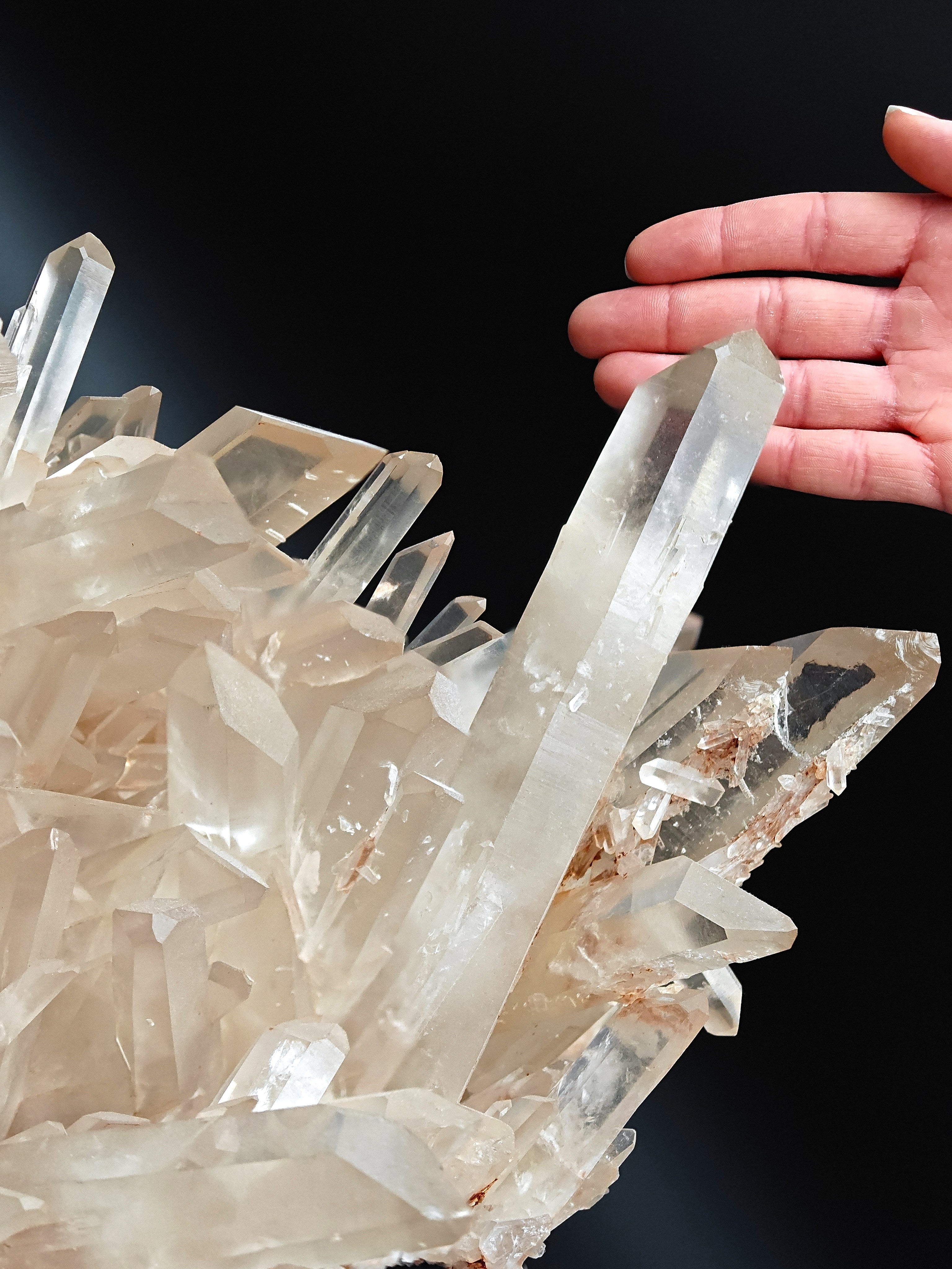 QUARTZ – 14cm Crystal with Outstanding Luster, Itremo, Madagascar