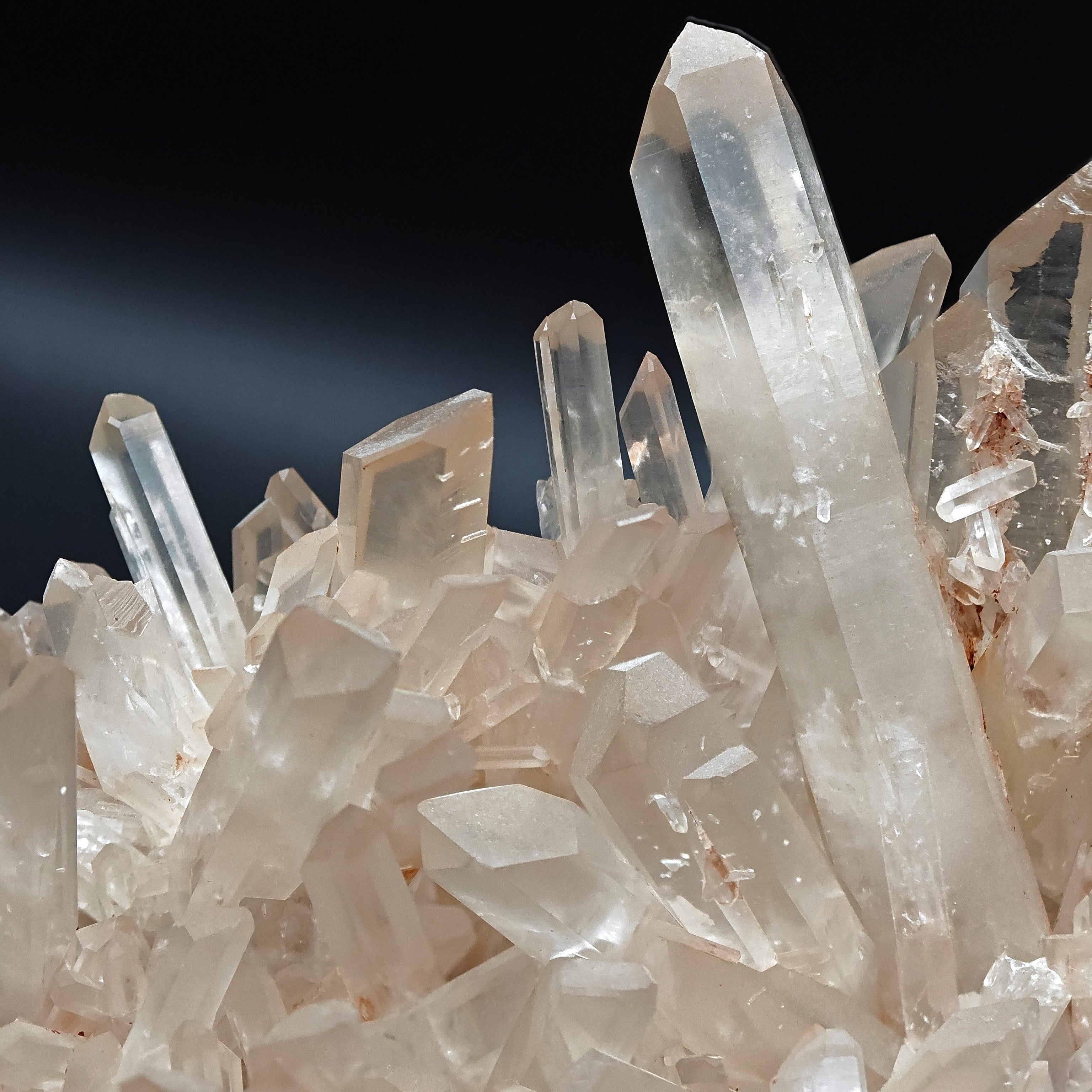 QUARTZ – 14cm Crystal with Outstanding Luster, Itremo, Madagascar