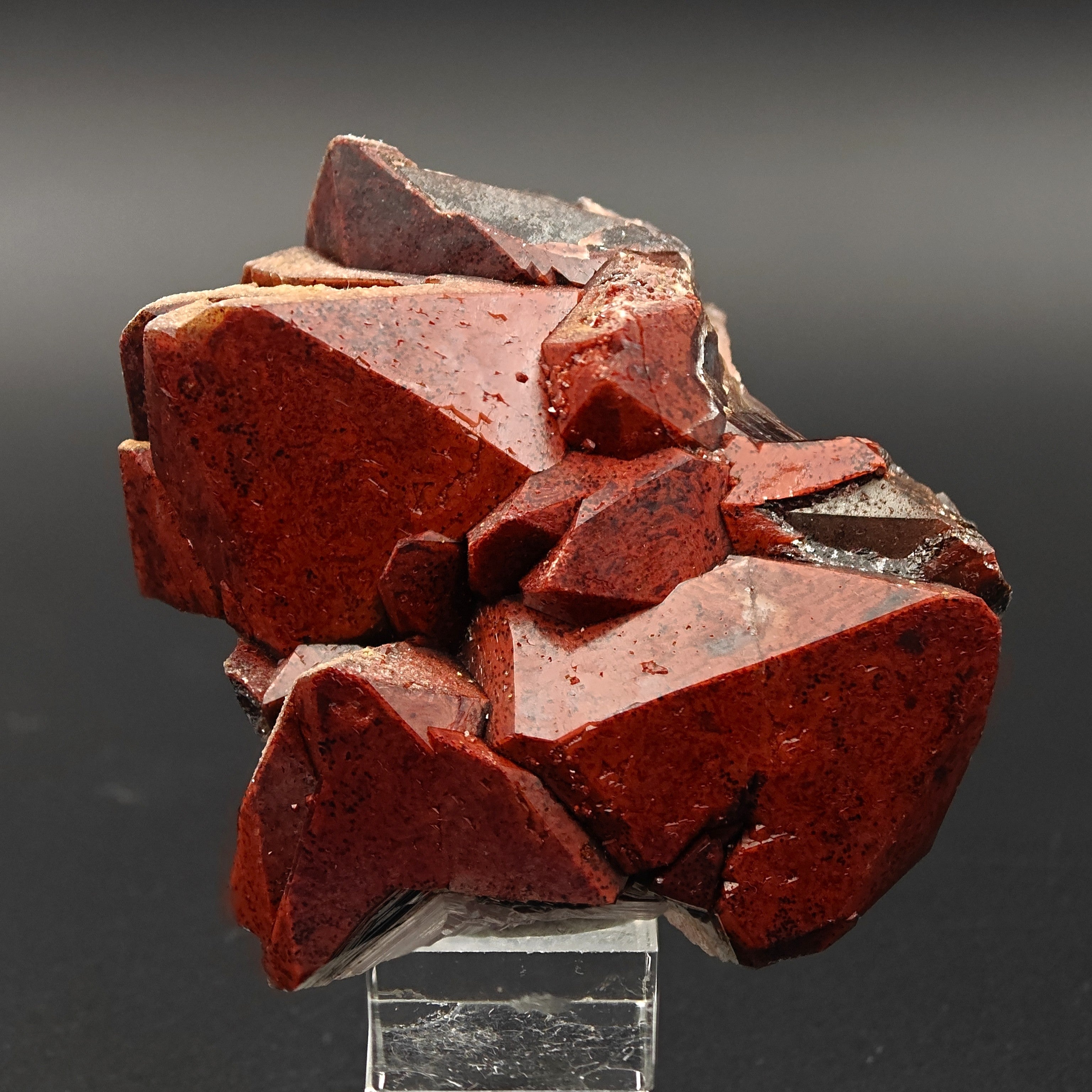 HEMATOID QUARTZ – Intense Blood Red Color with Large Crystals
