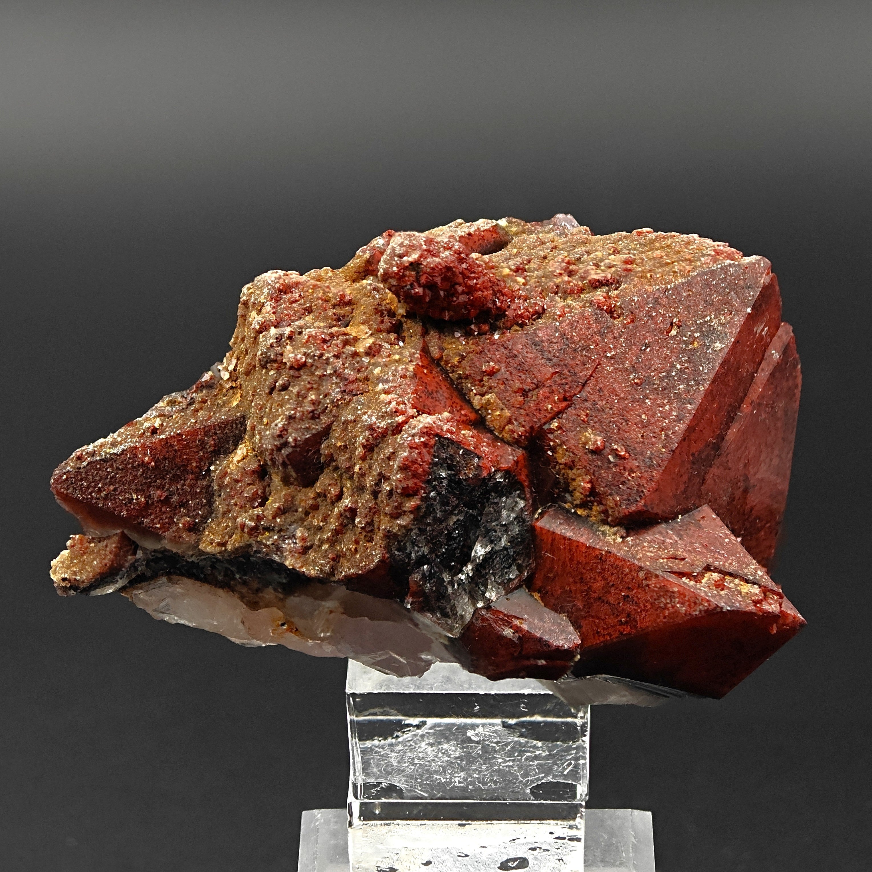 HEMATOID QUARTZ – Intense Blood Red Color with Large Crystals