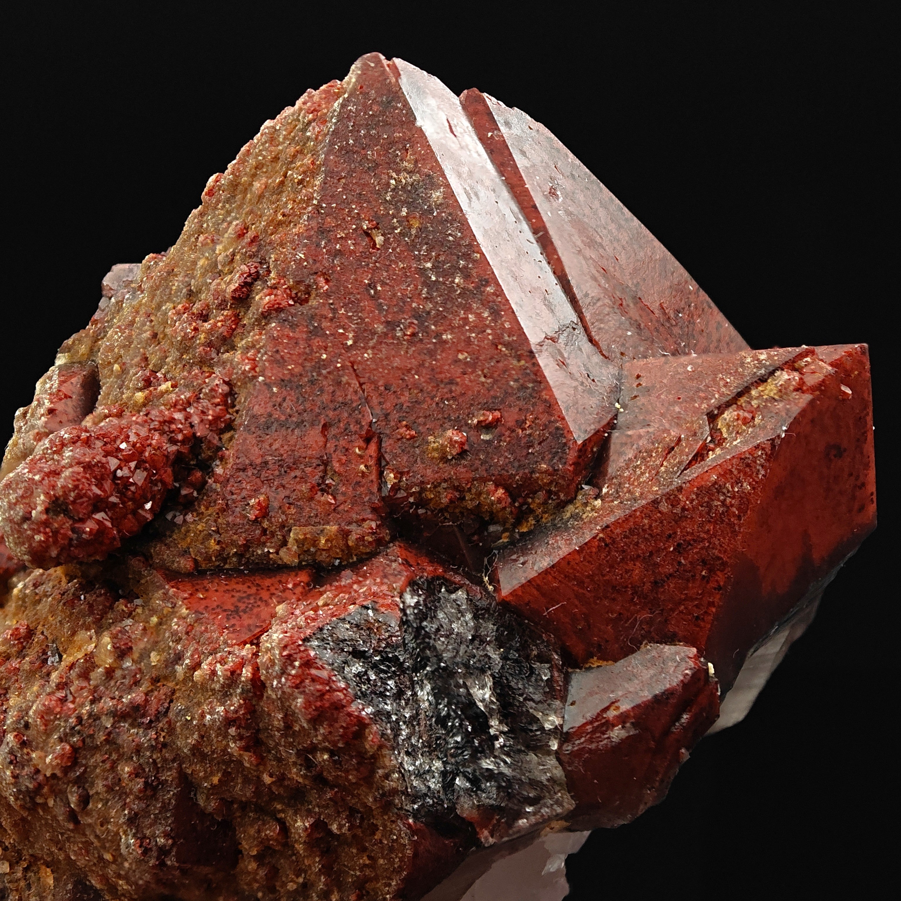 HEMATOID QUARTZ – Intense Blood Red Color with Large Crystals