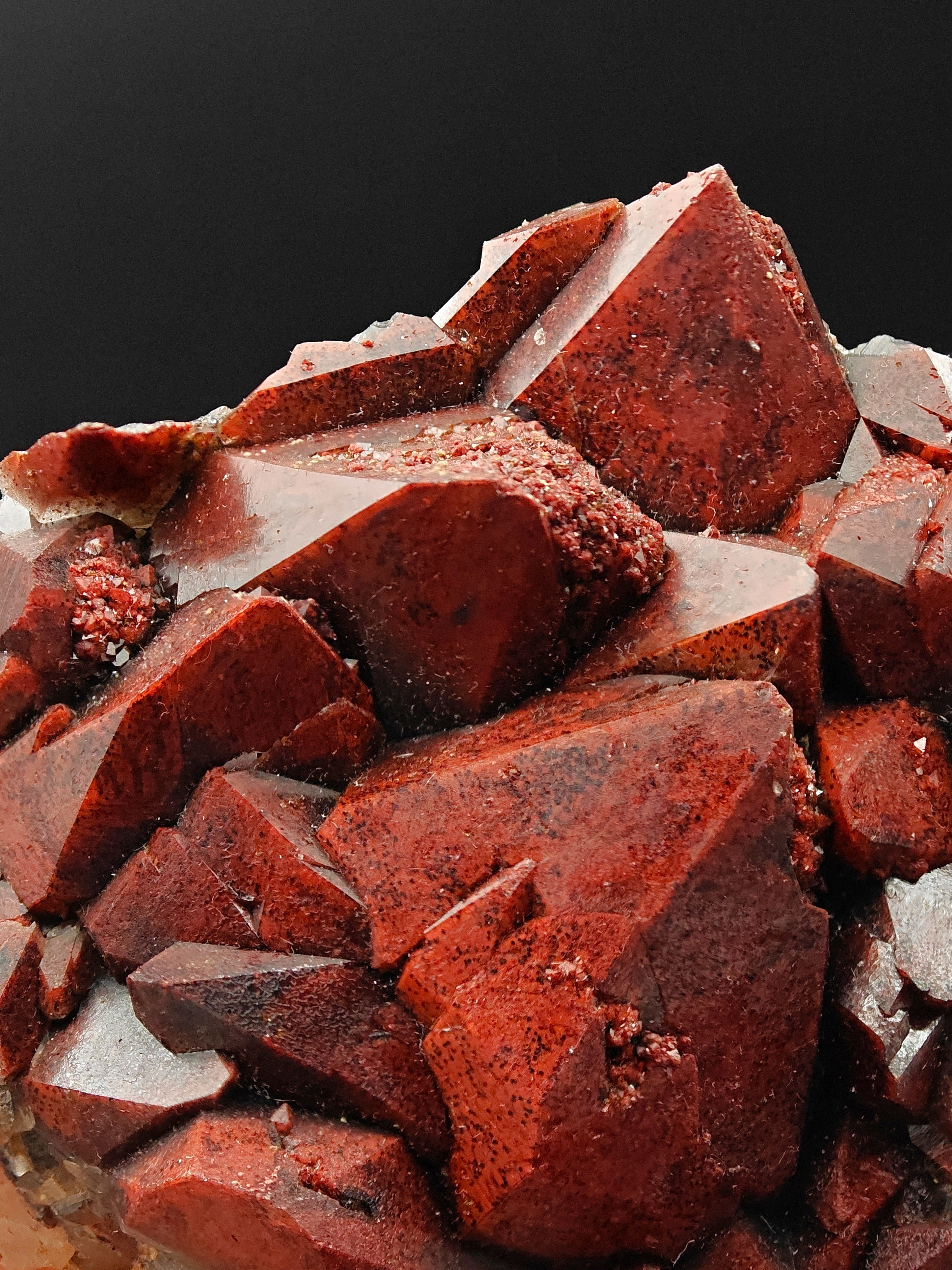 HEMATOID QUARTZ – Intense Blood Red Color with Large Crystals