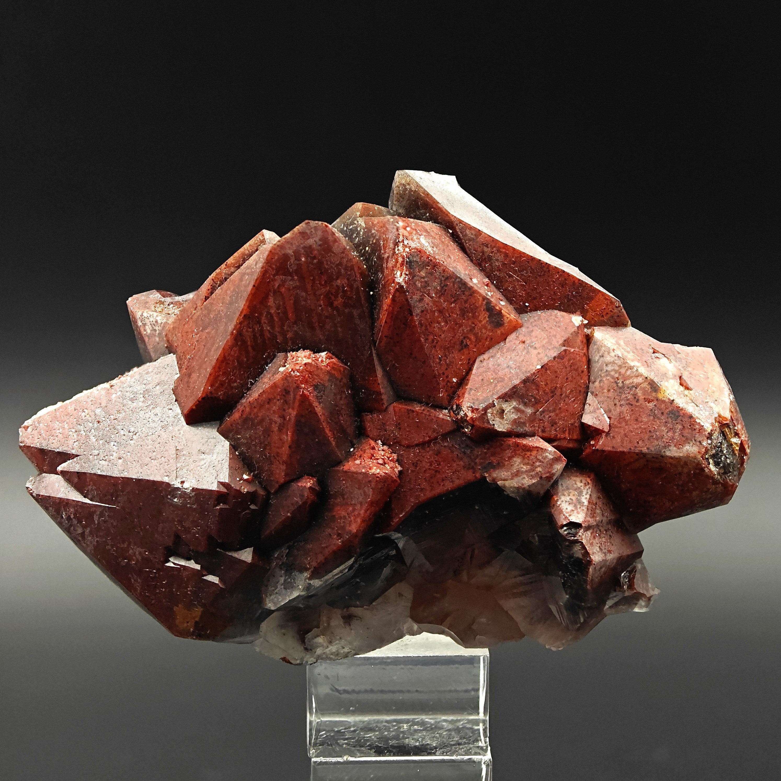 HEMATOID QUARTZ – Intense Blood Red Color with Large Crystals