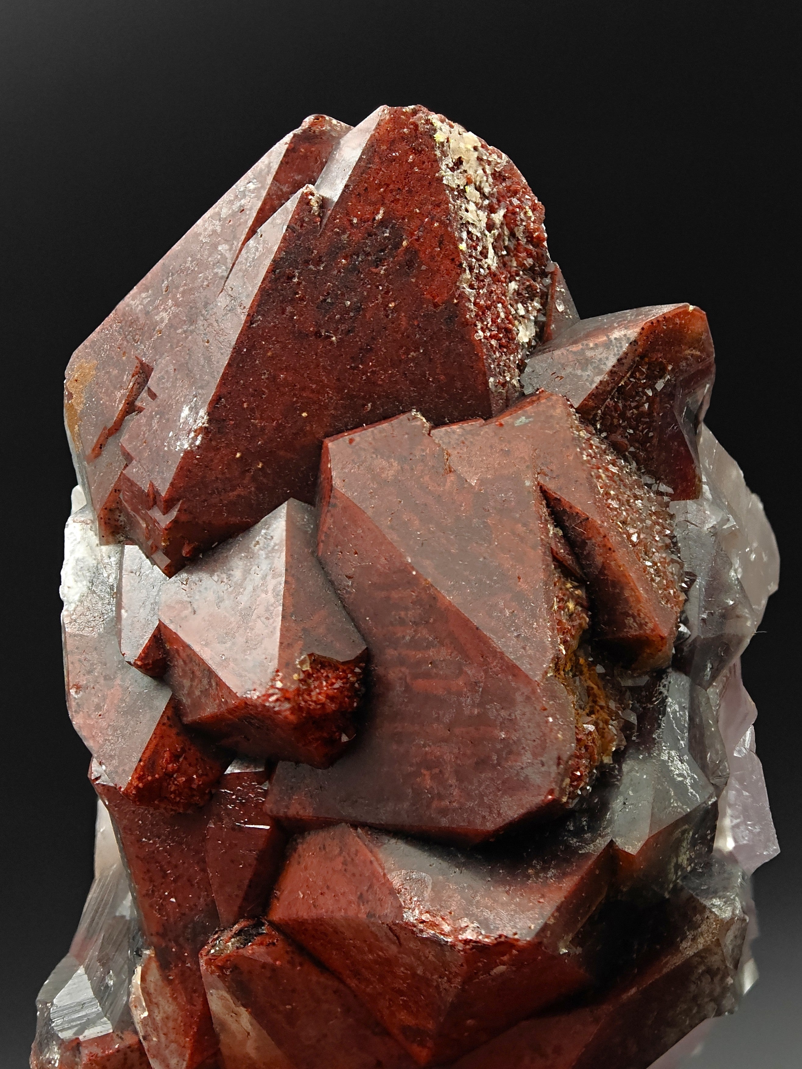 HEMATOID QUARTZ – Intense Blood Red Color with Large Crystals