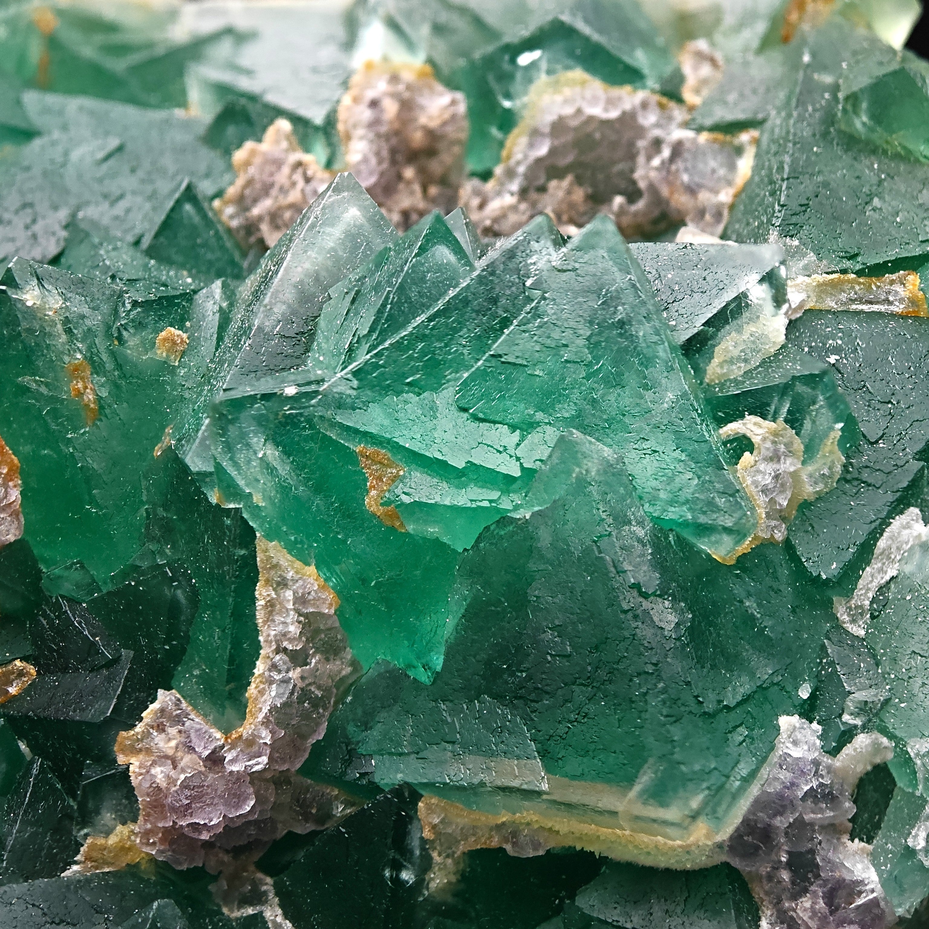FLUORITE – Vivid Green Octahedral Crystals with Phantoms, China