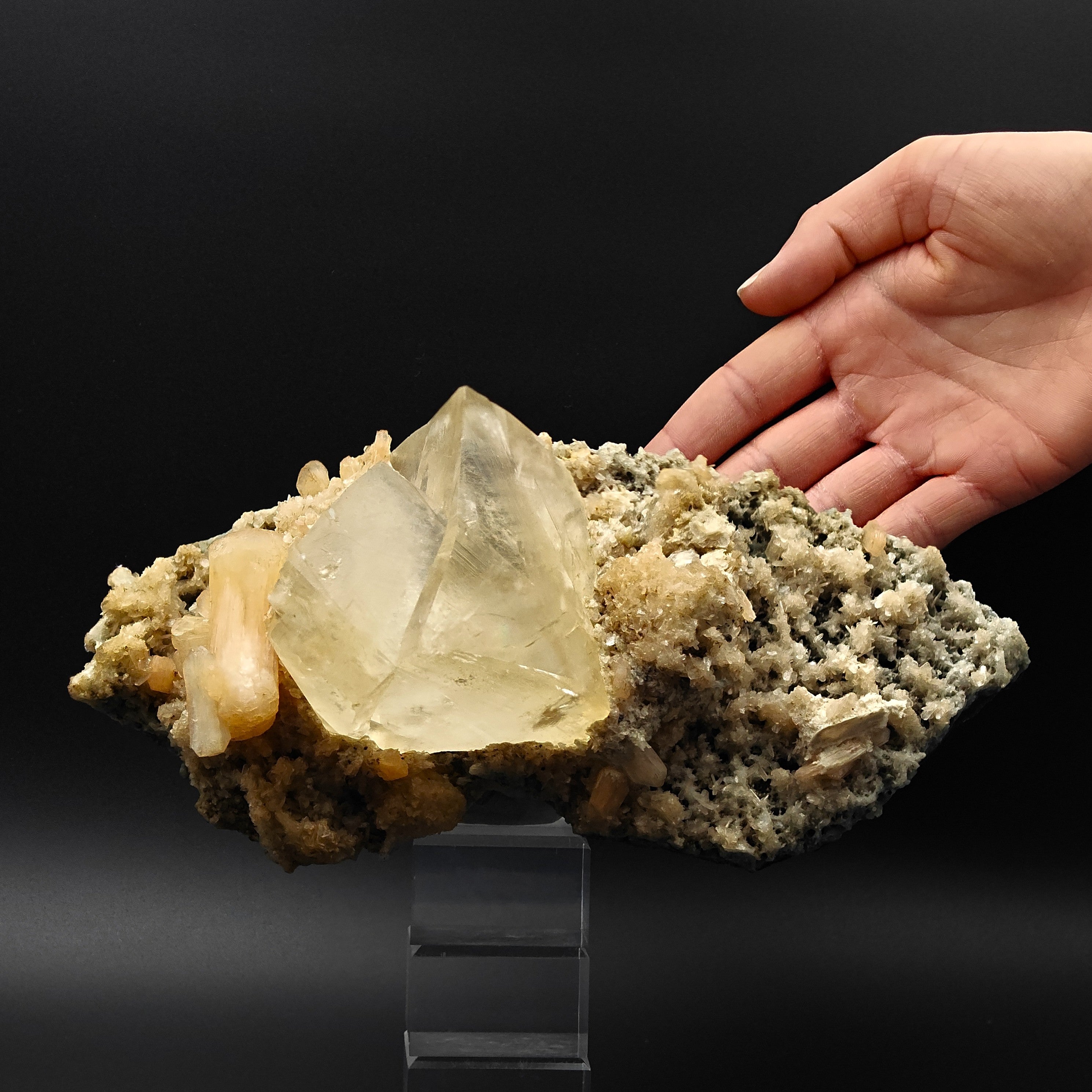 CALCITE & STILBITE – Big Twinned Crystals with Pink Stilbite, Pune, India