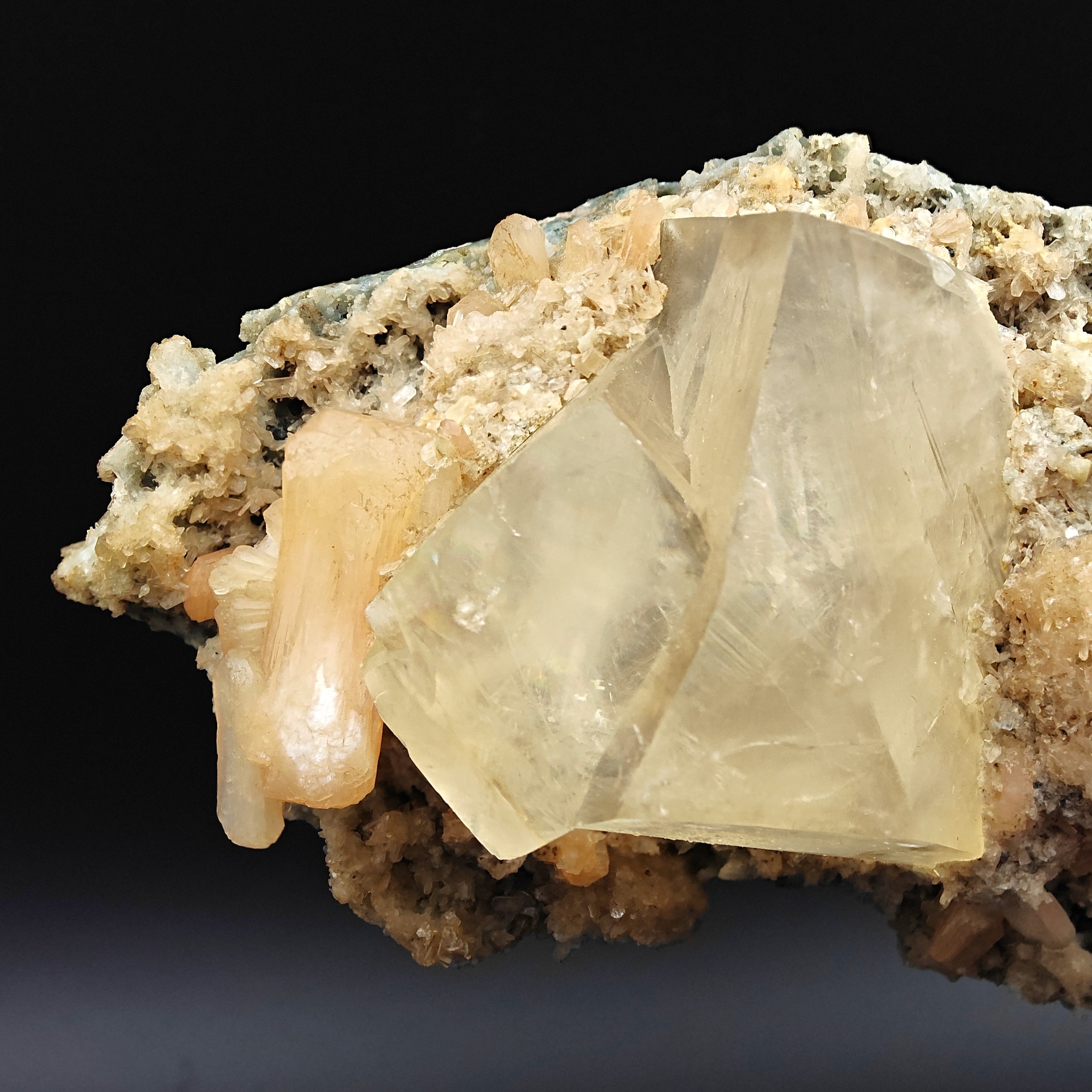 CALCITE & STILBITE – Big Twinned Crystals with Pink Stilbite, Pune, India