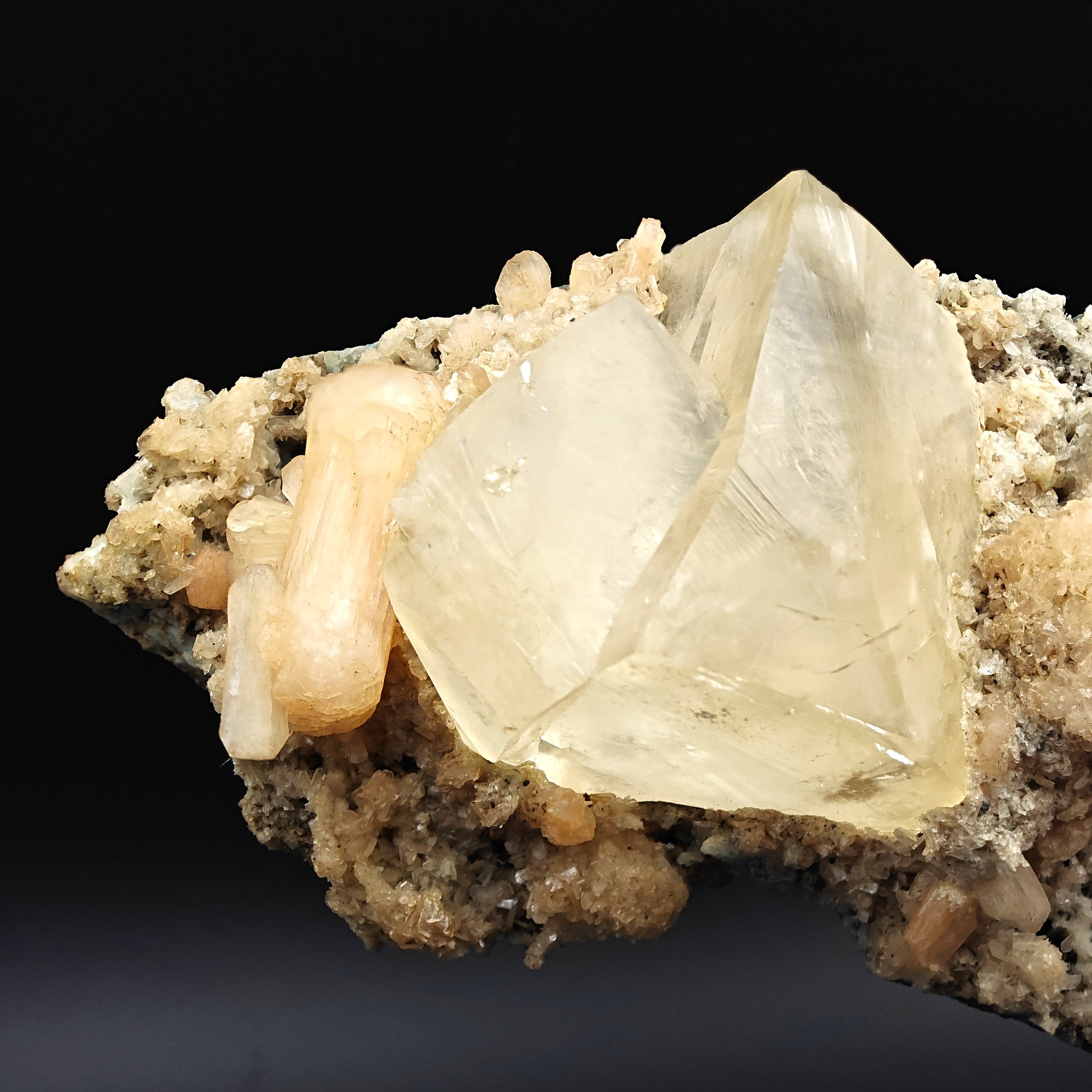 CALCITE & STILBITE – Big Twinned Crystals with Pink Stilbite, Pune, India