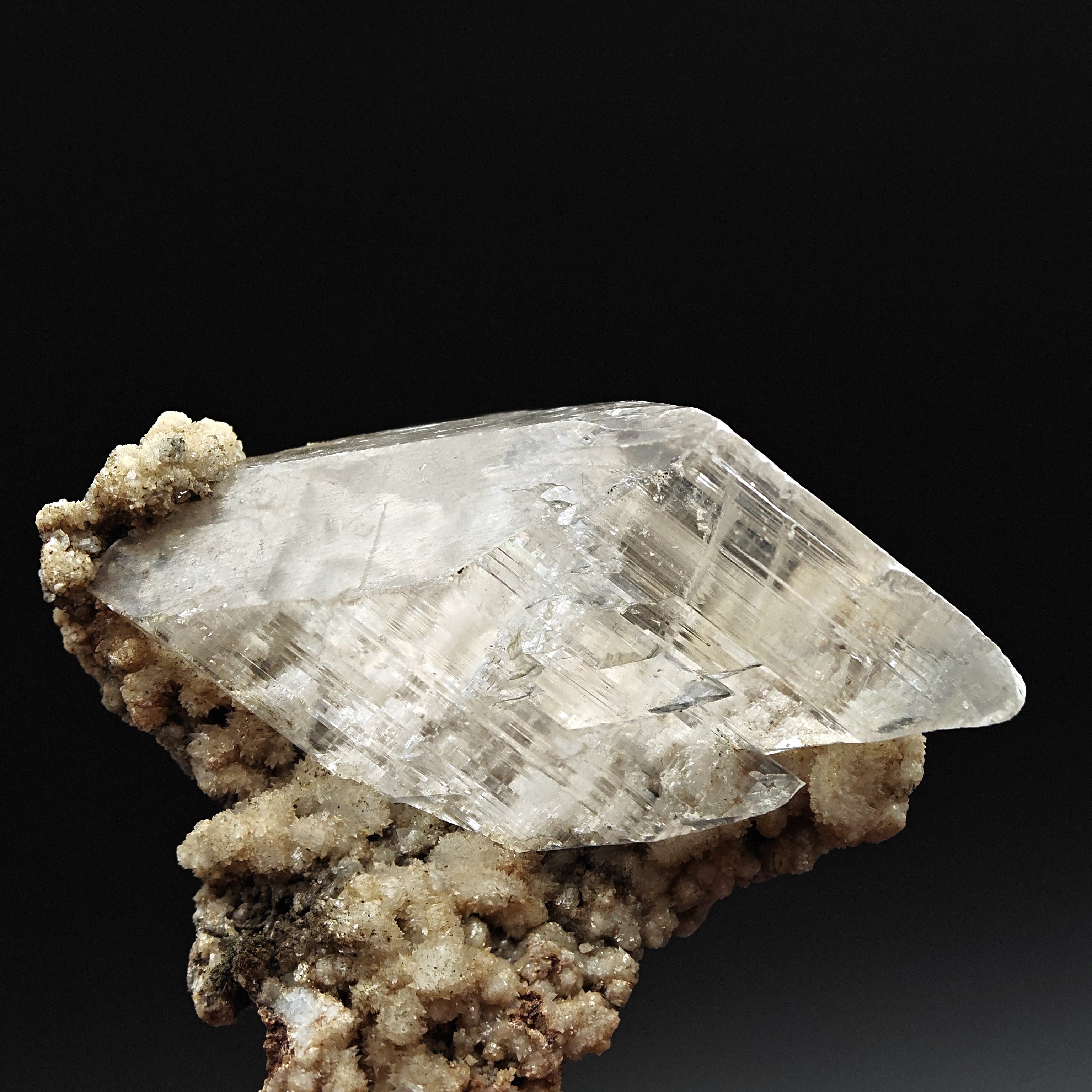 GYPSUM – Aesthetic 6.4cm Crystal, Pink-Green Iridescence, Niccioleta, Italy