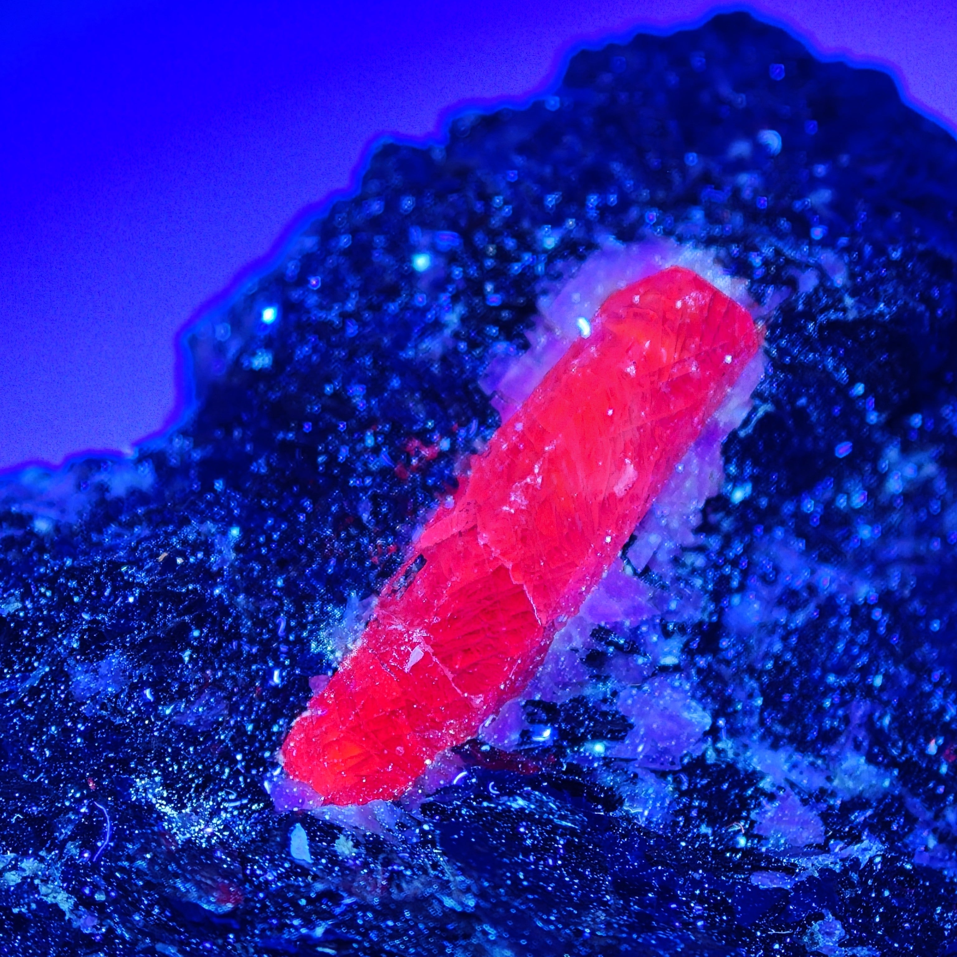 RUBY – Purple CORUNDUM, UV Reactive Crystal from Zazafotsy, Madagascar
