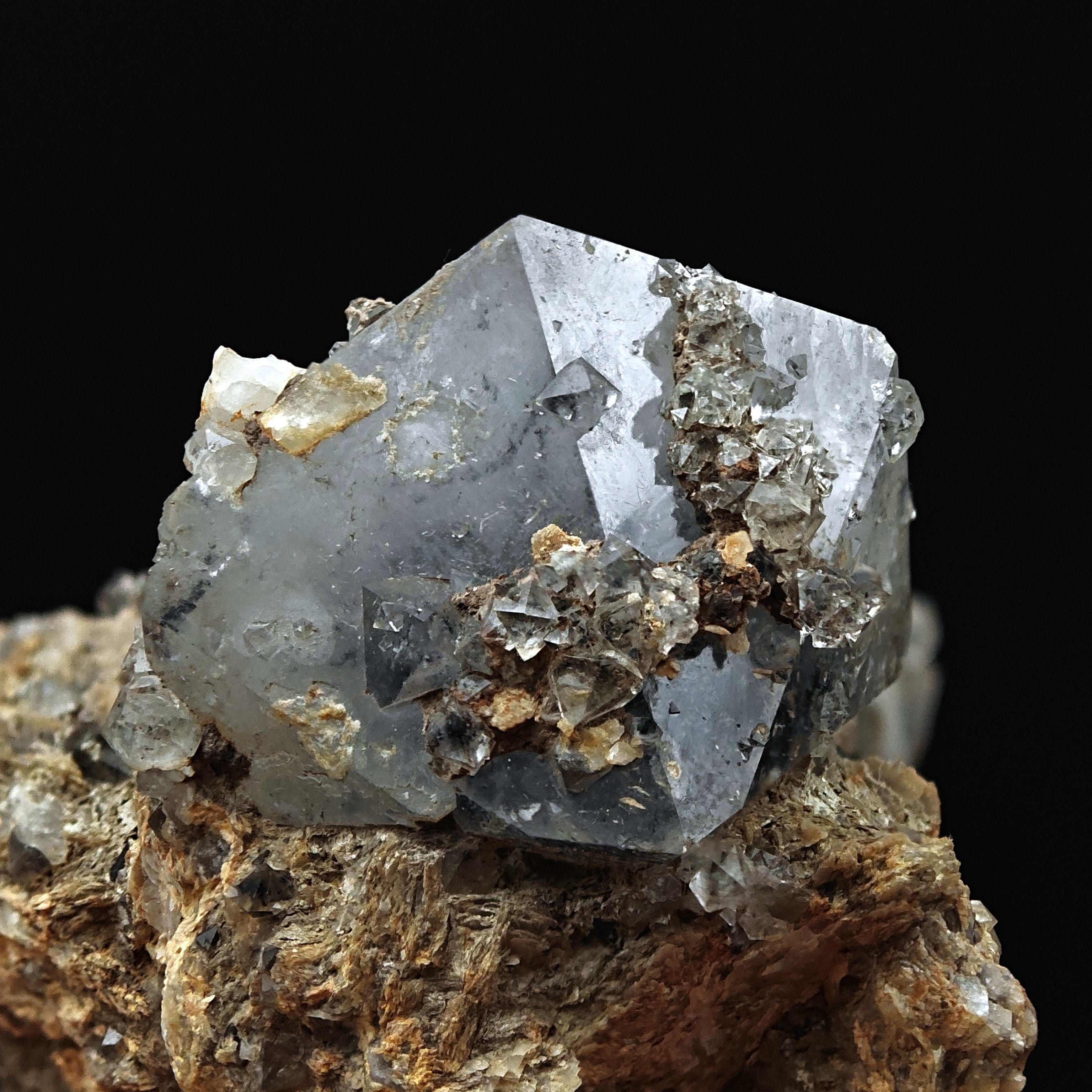 QUARTZ (BETA PARAMORPH) – Multiple Bipyramidal Crystals, Monterenzio, Italy