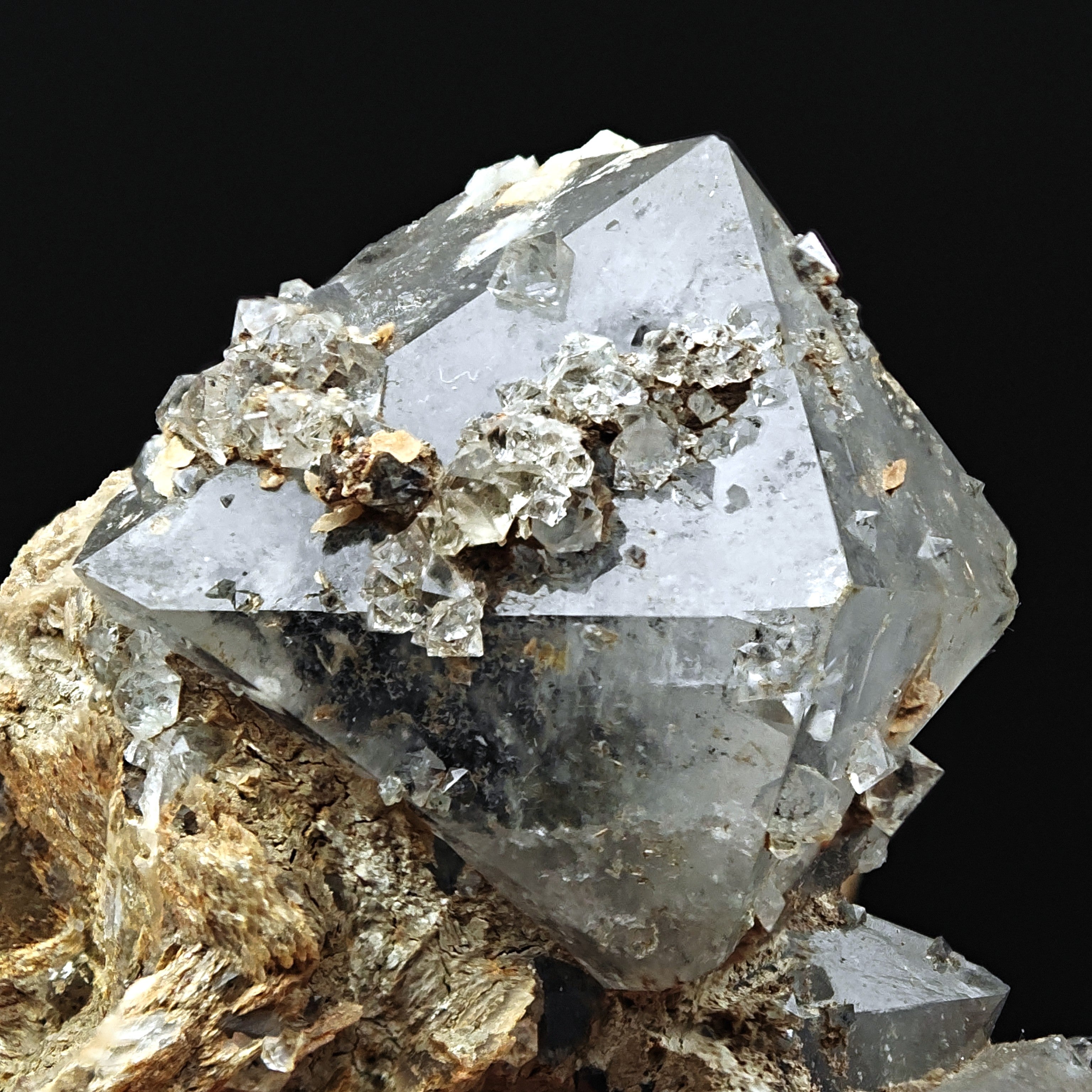 QUARTZ (BETA PARAMORPH) – Multiple Bipyramidal Crystals, Monterenzio, Italy