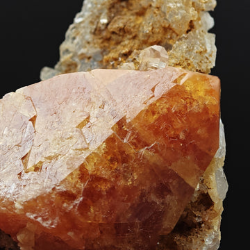SCHEELITE – 4.4cm Lustrous Honey-Colored Crystal, Sichuan, China