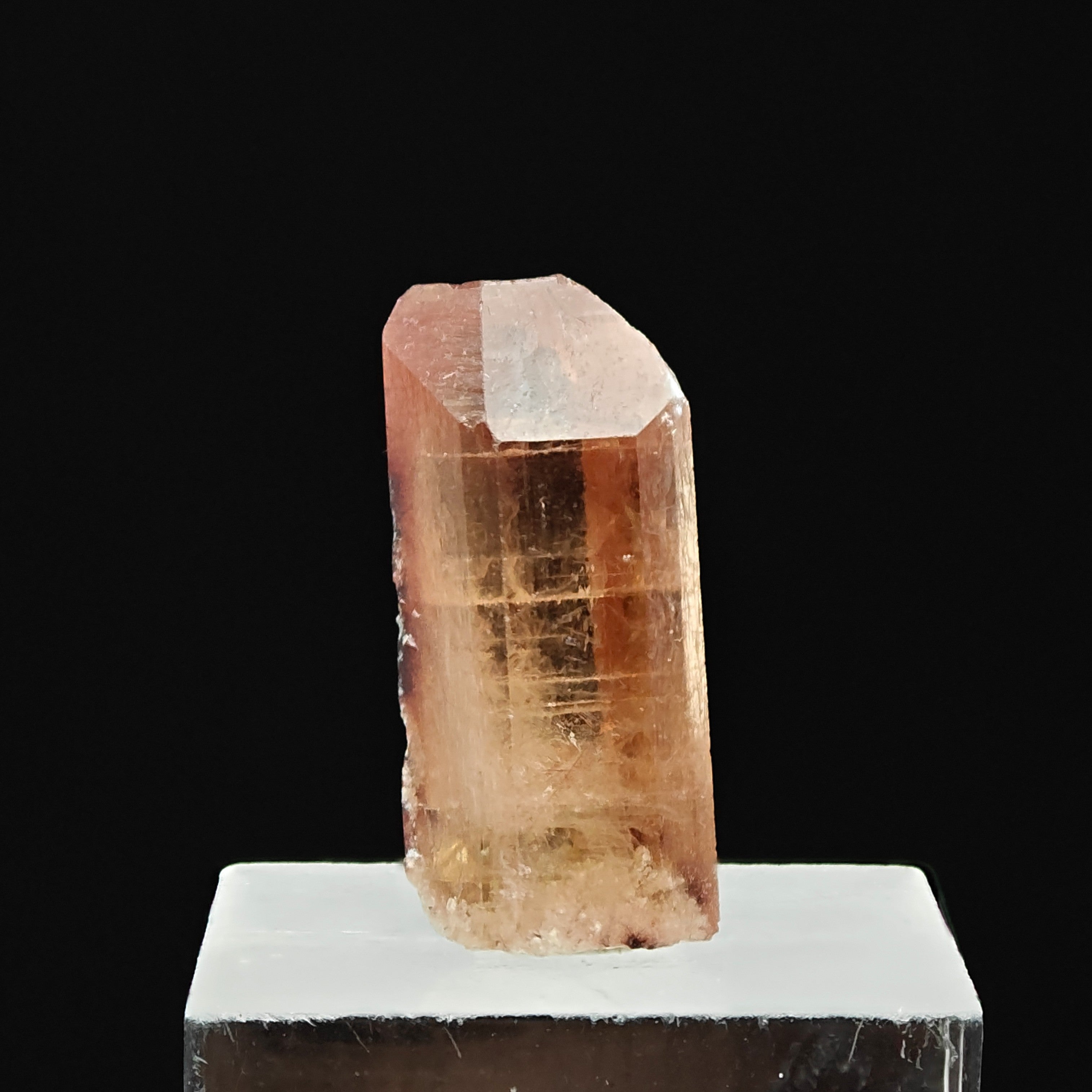 TOPAZ – Amber Gem Crystal, Tepetate, San Luis Potosí, Mexico