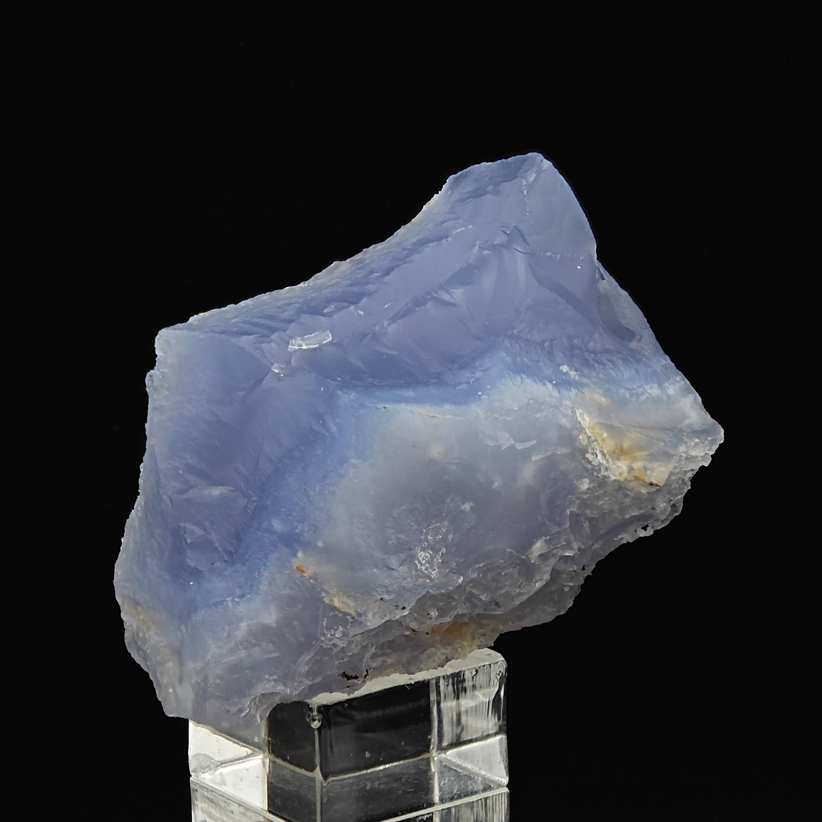 CHALCEDONY – Light-Reactive Blue-Violet Agate, Ngabu, Chikwawa, Malawi