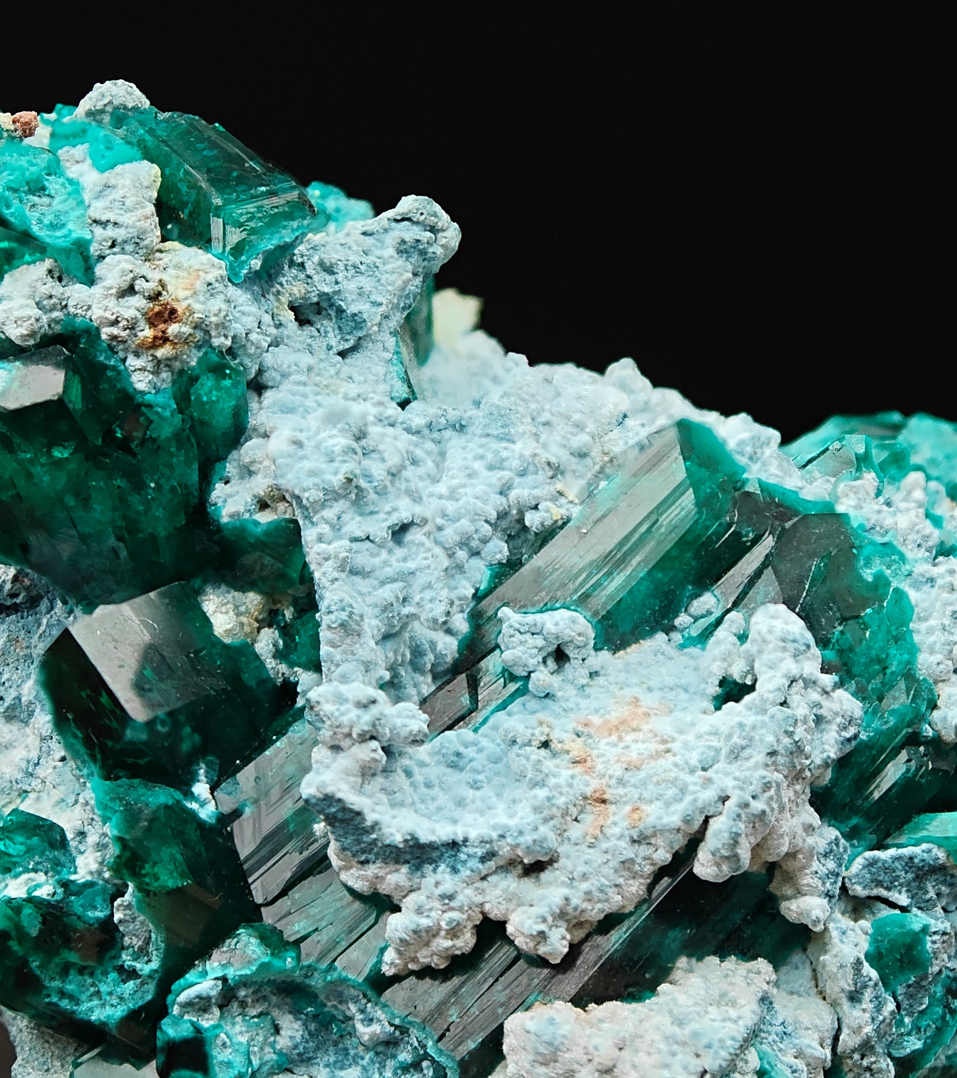 DIOPTASE, SHATTUCKITE & PLANCHEITE – Vivid Green Crystals, Tsumeb Mine, Namibia