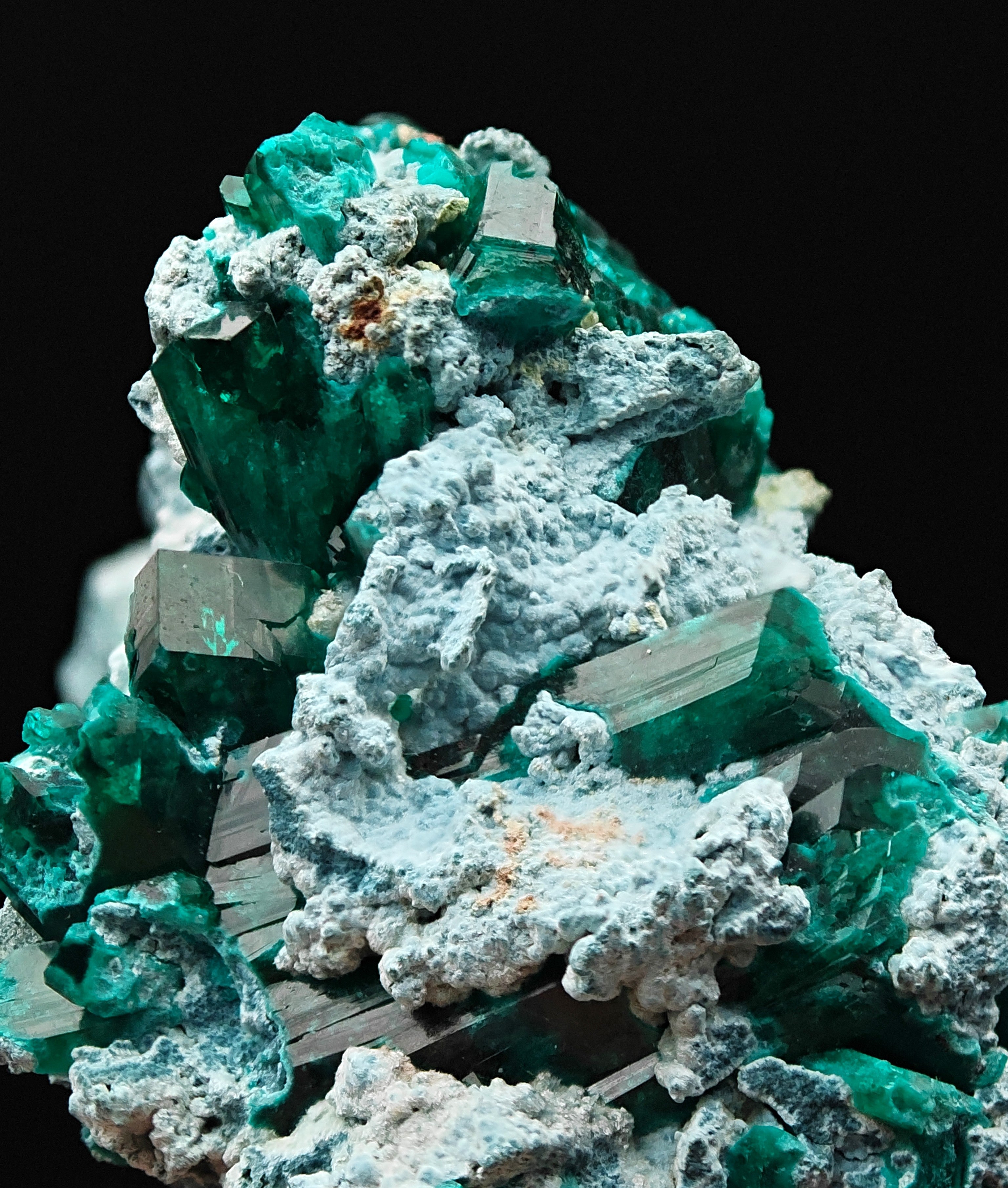 DIOPTASE, SHATTUCKITE & PLANCHEITE – Vivid Green Crystals, Tsumeb Mine, Namibia