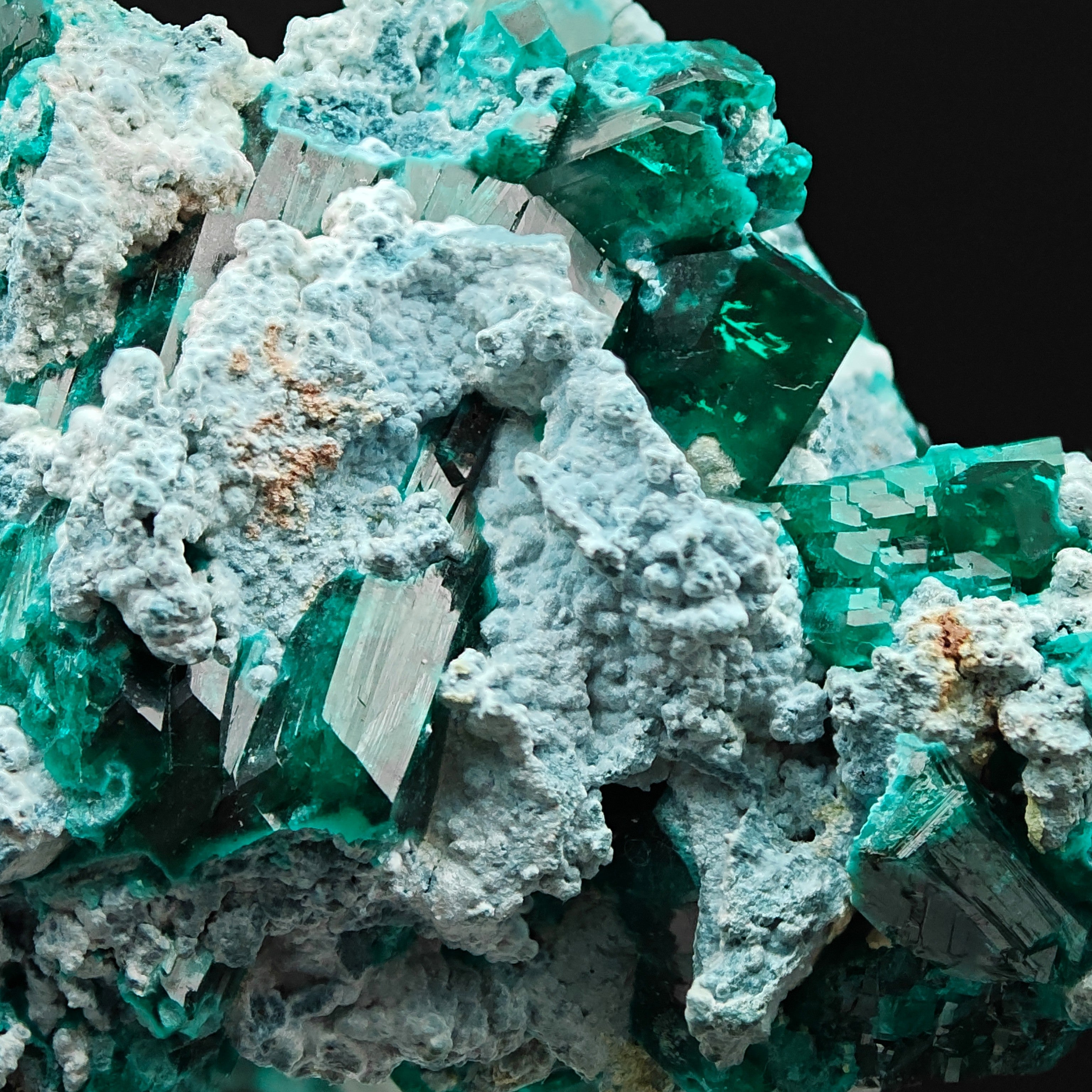 DIOPTASE, SHATTUCKITE & PLANCHEITE – Vivid Green Crystals, Tsumeb Mine, Namibia