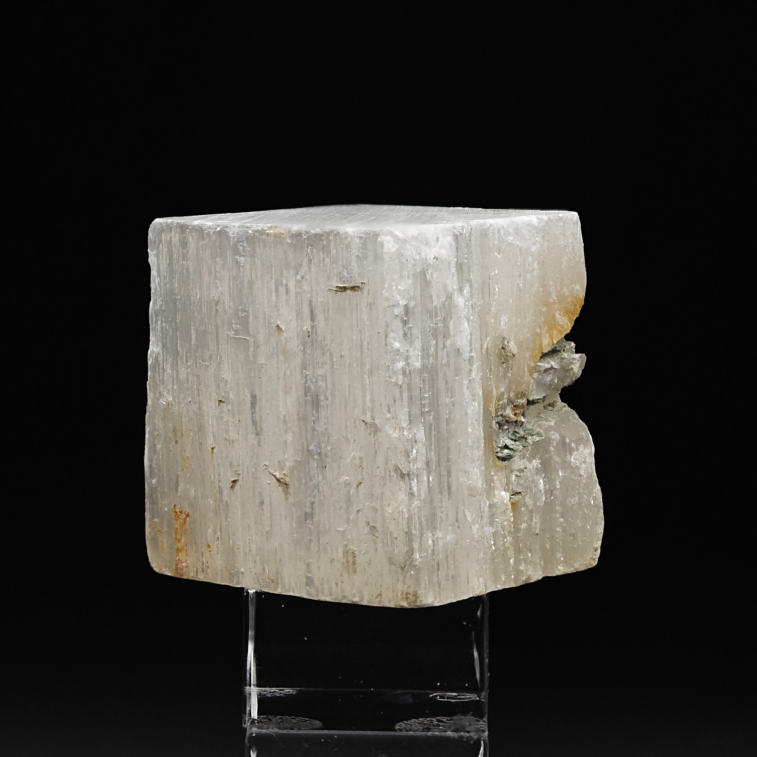 GYPSUM – 31mm White Cube with Sharp Faces, Midelt, Morocco