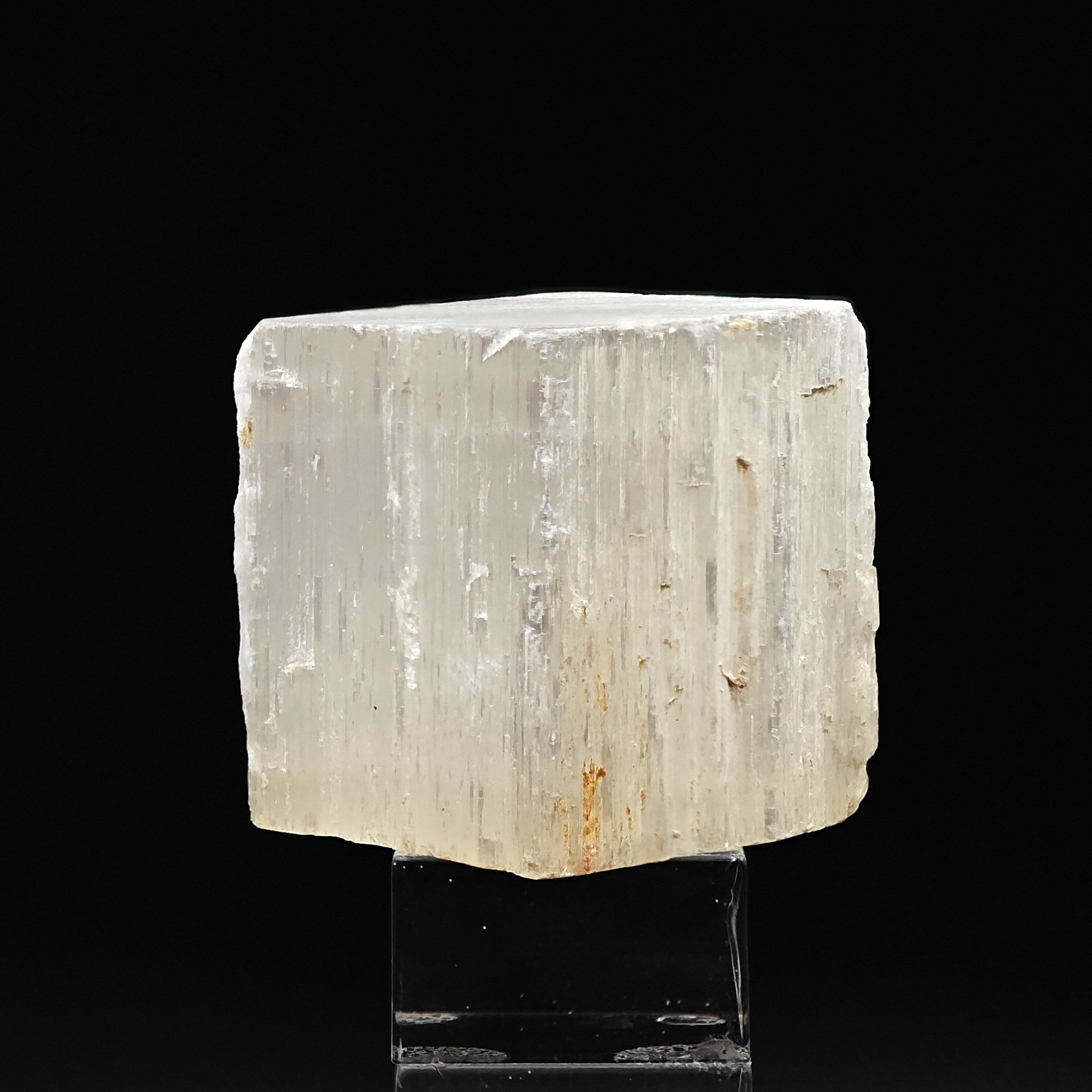 GYPSUM – 31mm White Cube with Sharp Faces, Midelt, Morocco