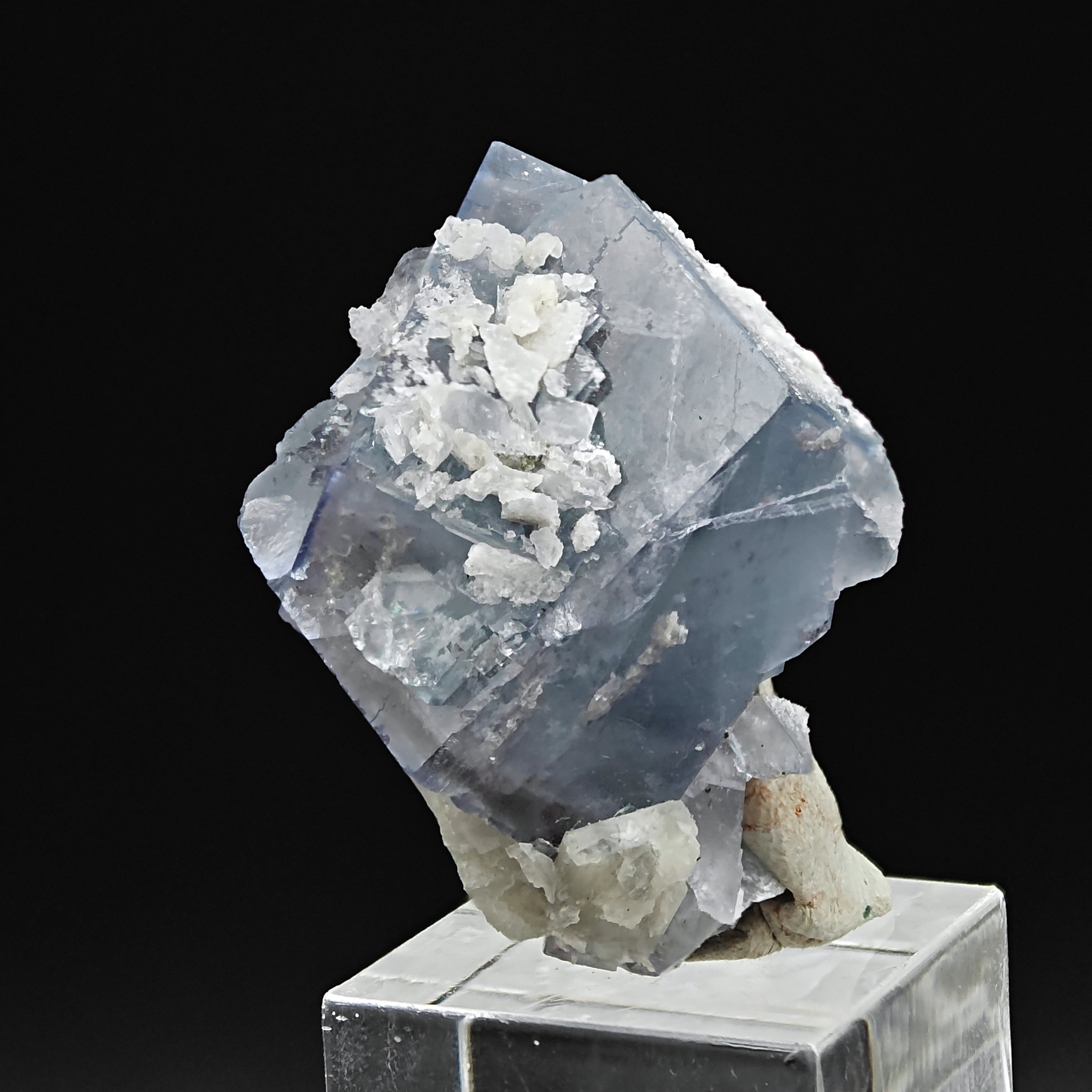 FLUORITE & CALCITE – Blue Twinned Cubic Crystals, Inner Mongolia, China