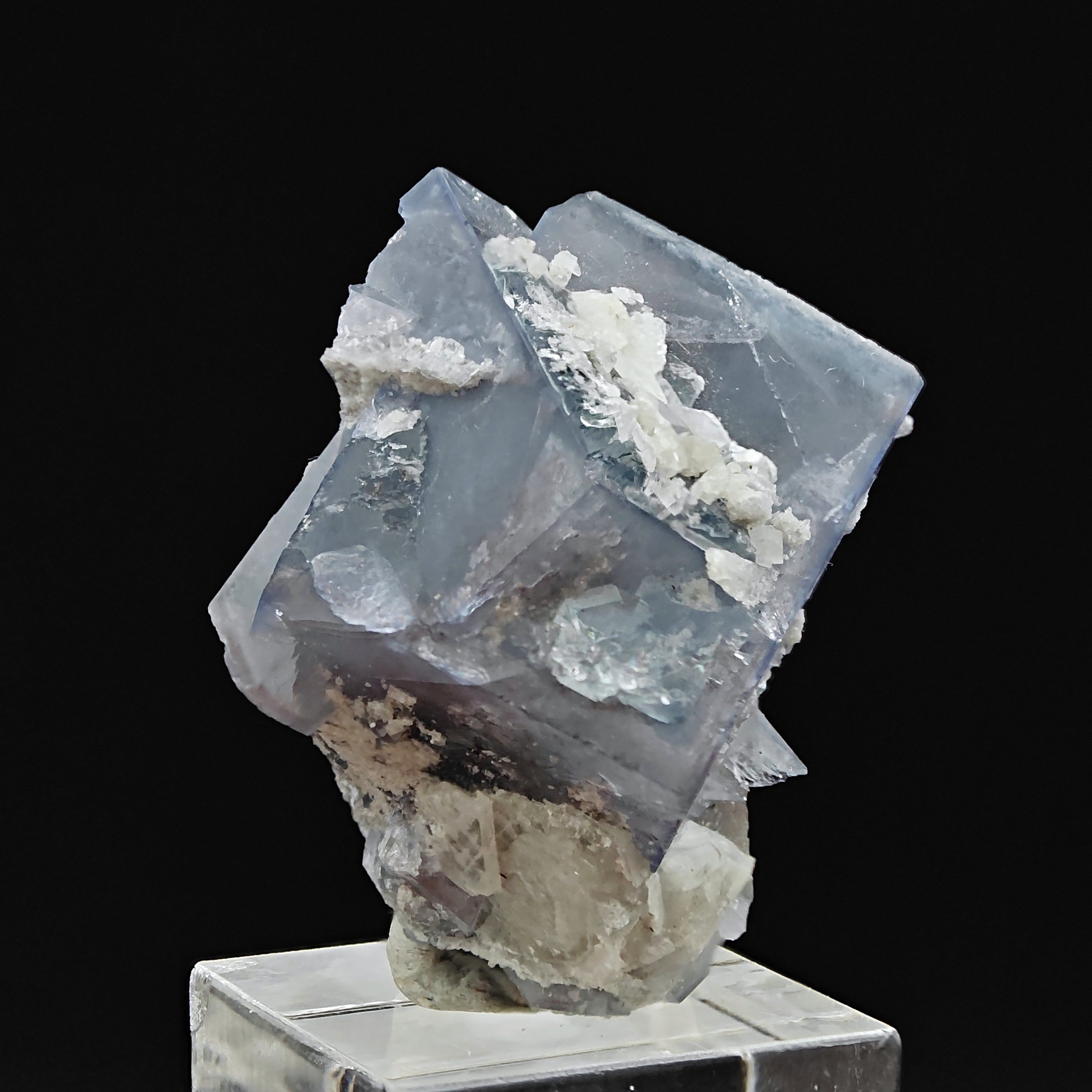 FLUORITE & CALCITE – Blue Twinned Cubic Crystals, Inner Mongolia, China