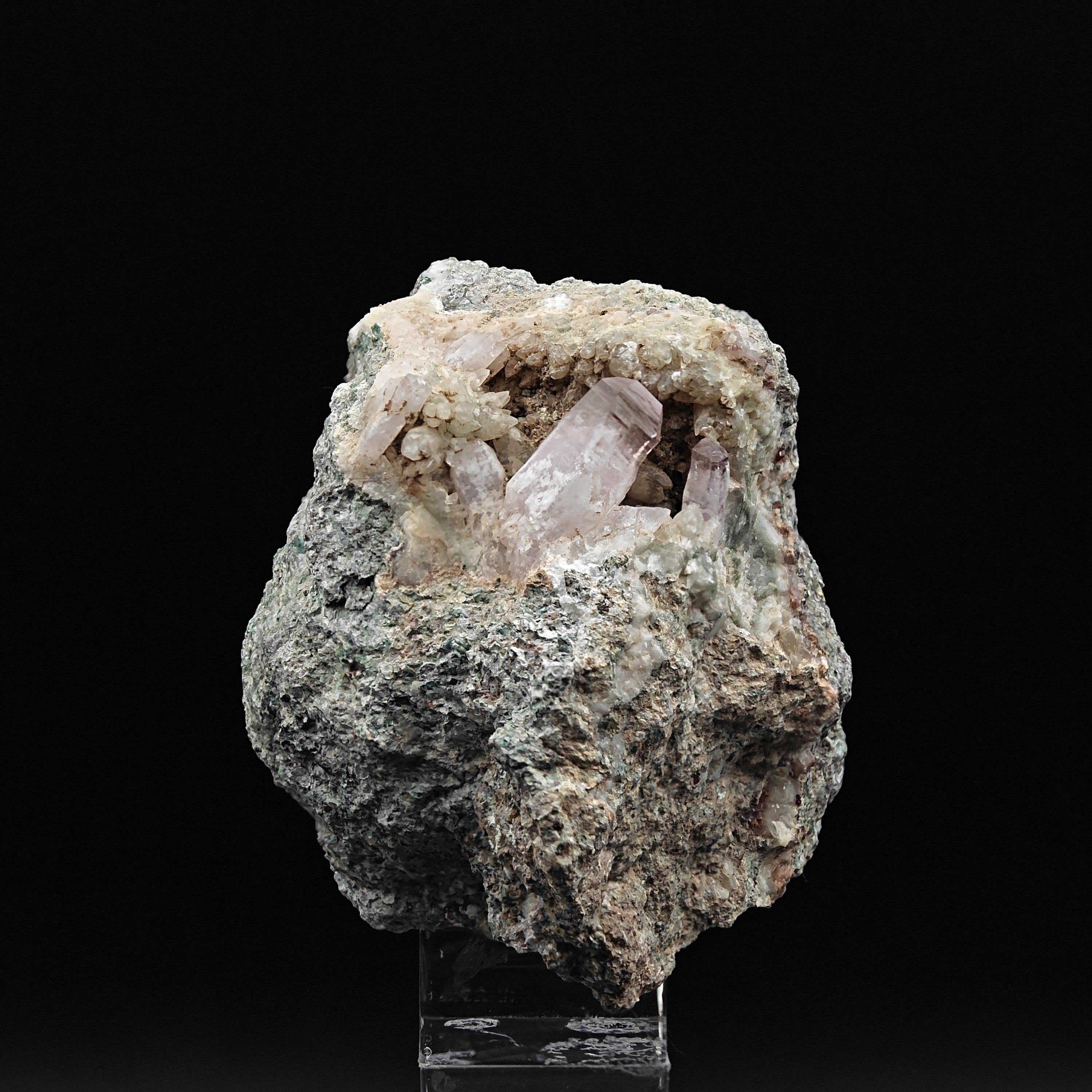 AMETHYST & QUARTZ – Geode with Pink Amethyst, Capurru Mine, Sardinia, Italy