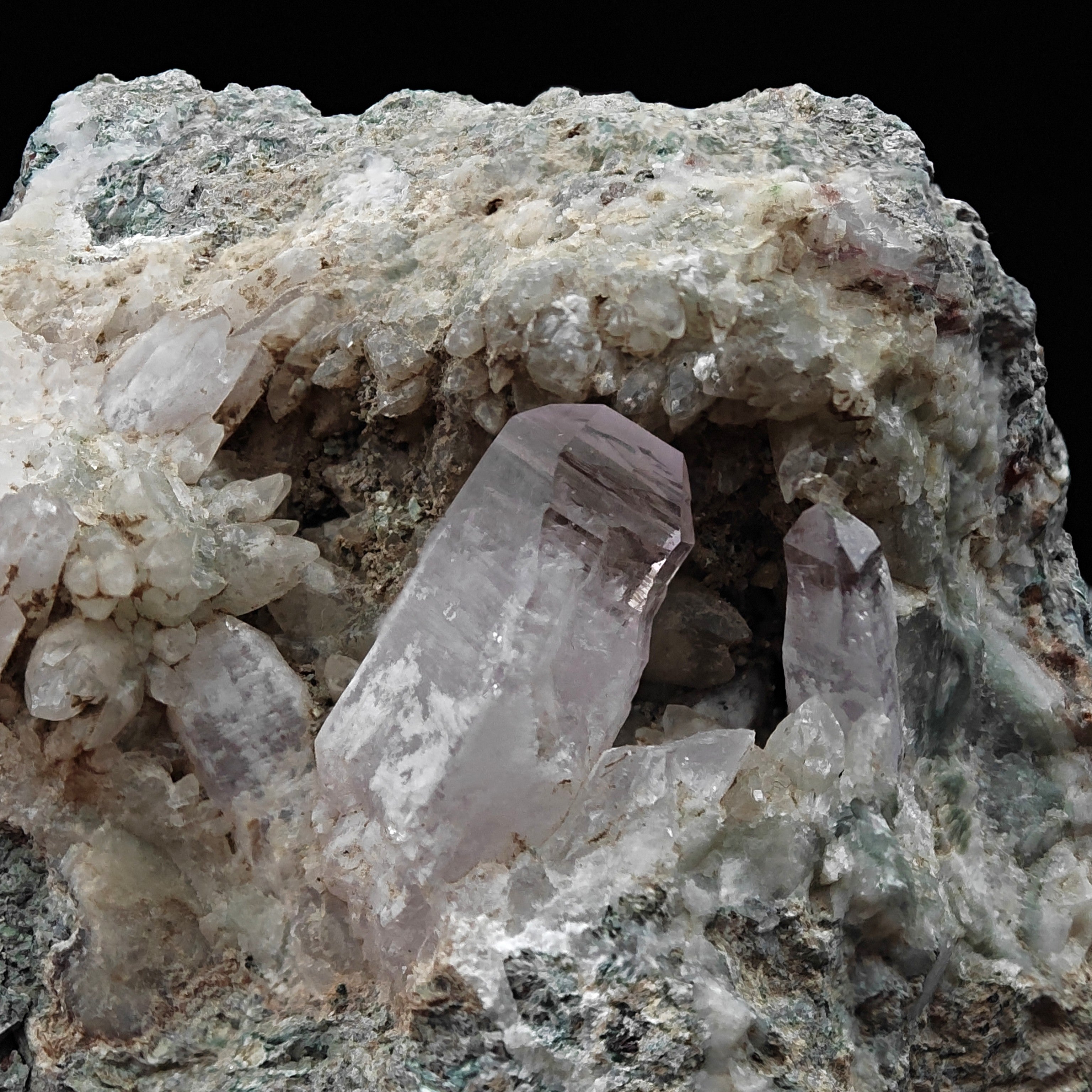 AMETHYST & QUARTZ – Geode with Pink Amethyst, Capurru Mine, Sardinia, Italy