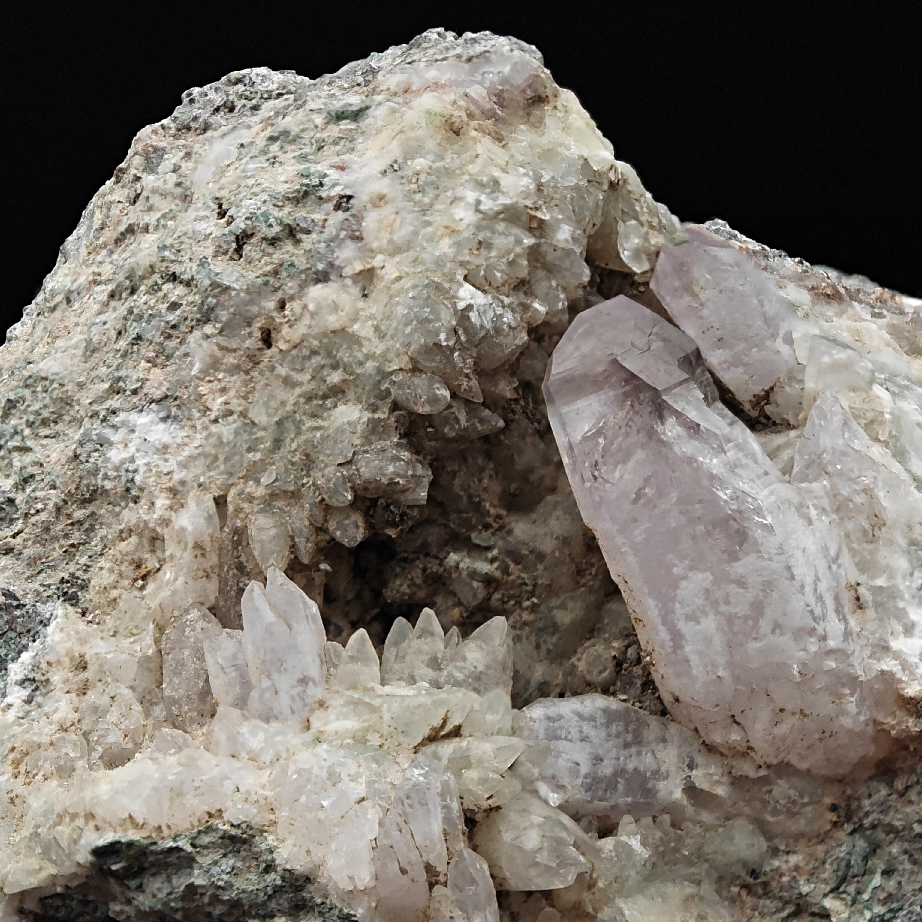 AMETHYST & QUARTZ – Geode with Pink Amethyst, Capurru Mine, Sardinia, Italy