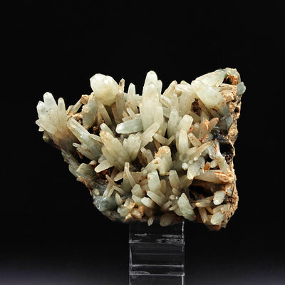 Full view of prase quartz specimen on radiating hedenbergite matrix, Rio Marina