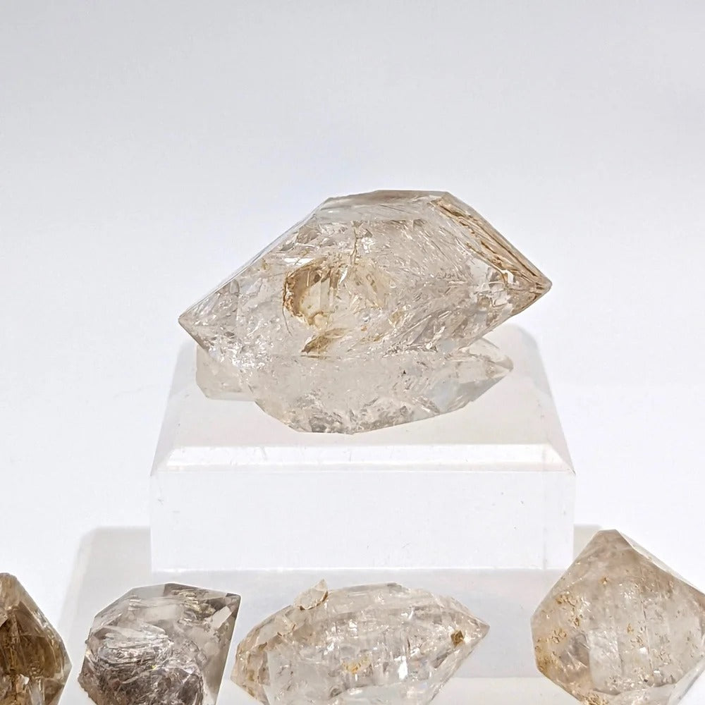 QUARTZ DIAMOND HOPPER – Natural Italian Quartz with Golden Inclusion