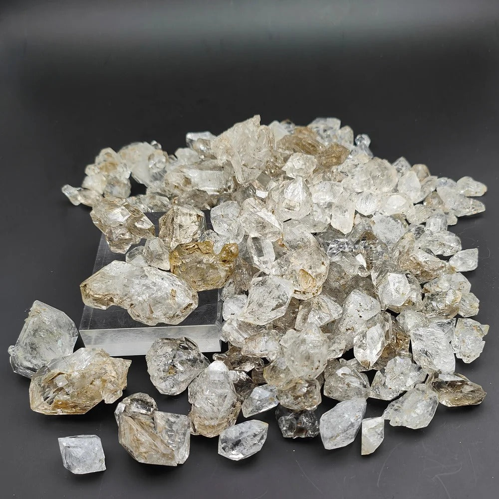 QUARTZ DIAMOND HOPPER – Natural Italian Quartz with Golden Inclusion