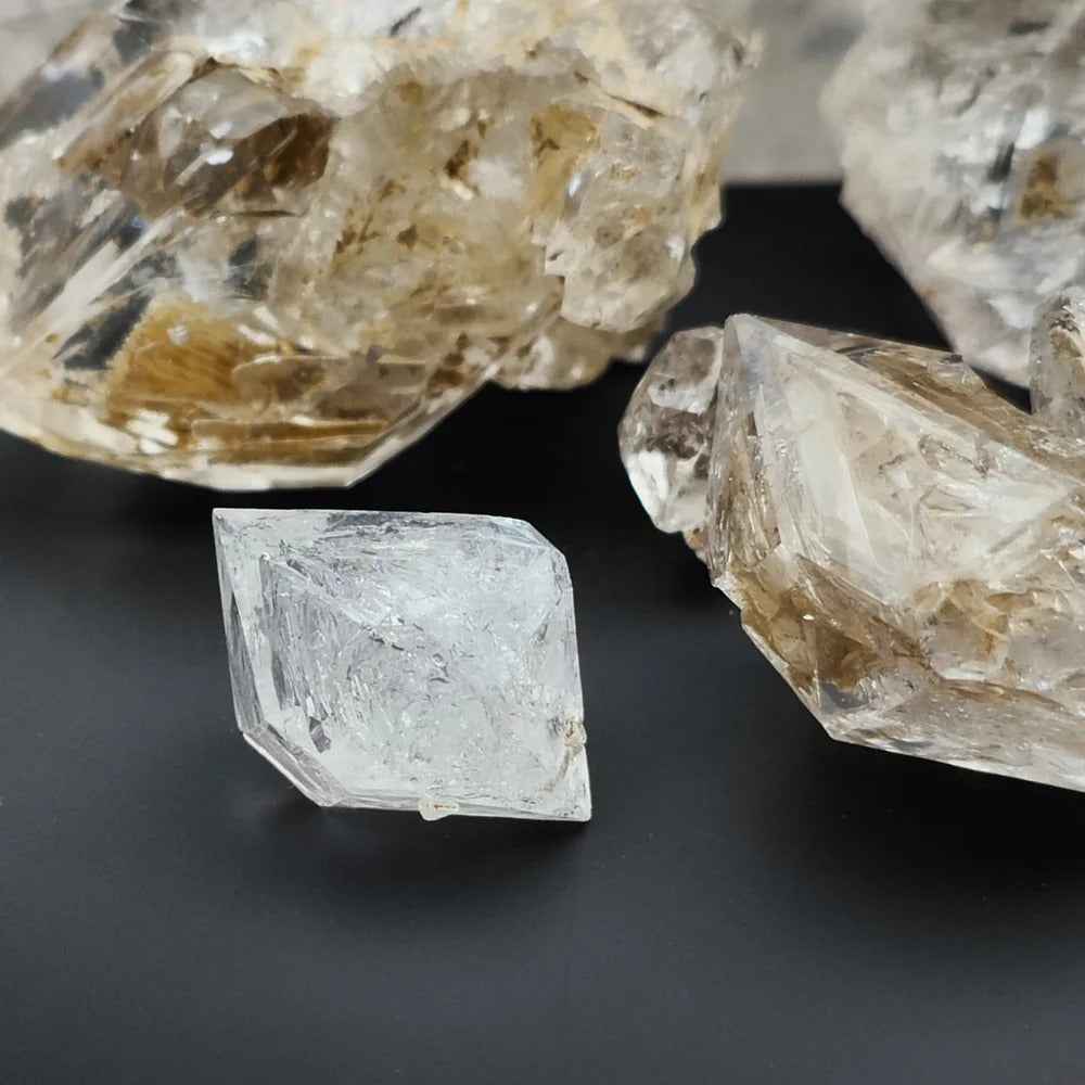 QUARTZ DIAMOND HOPPER – Natural Italian Quartz with Golden Inclusion