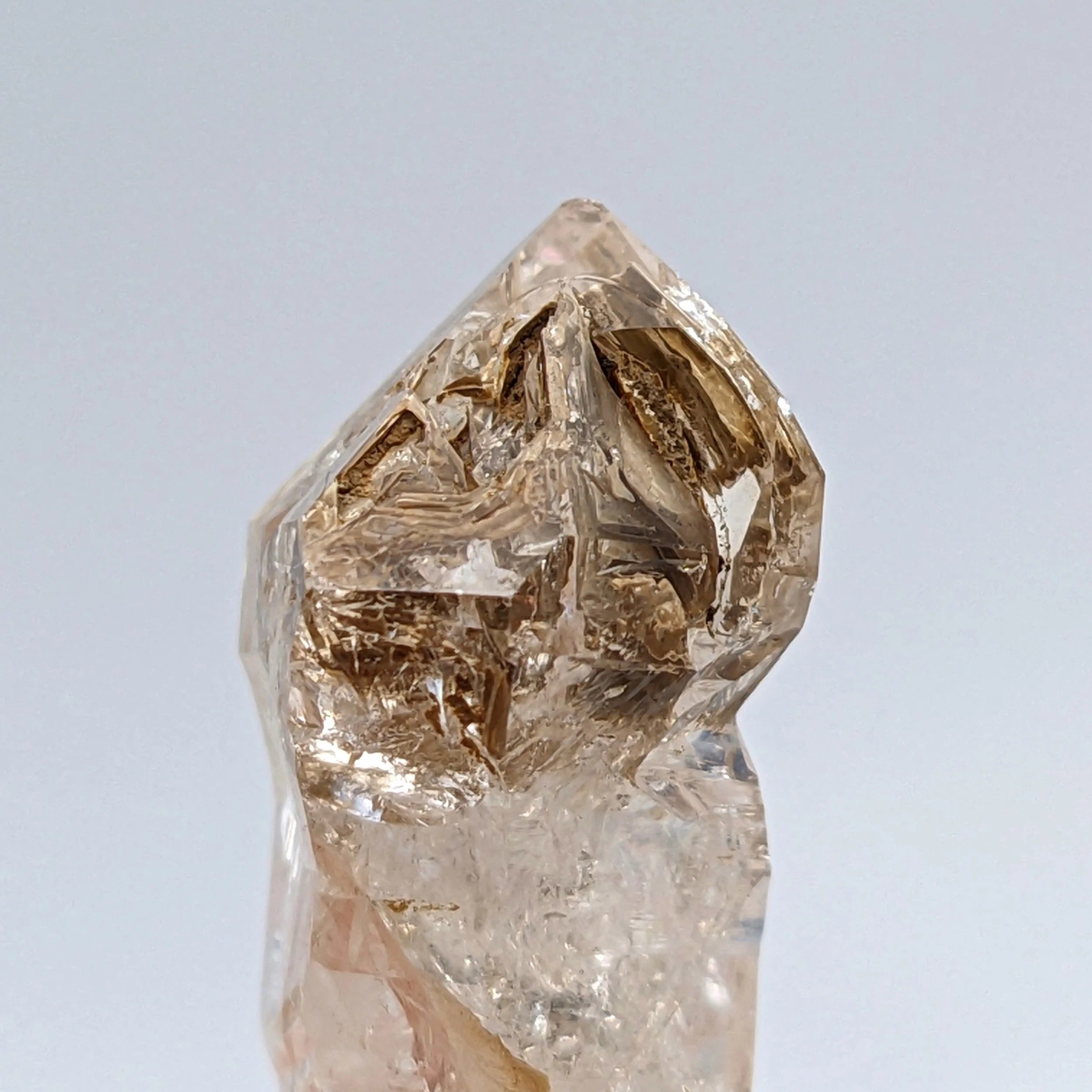 QUARTZ DIAMOND HOPPER – Natural Italian Quartz with Golden Inclusion