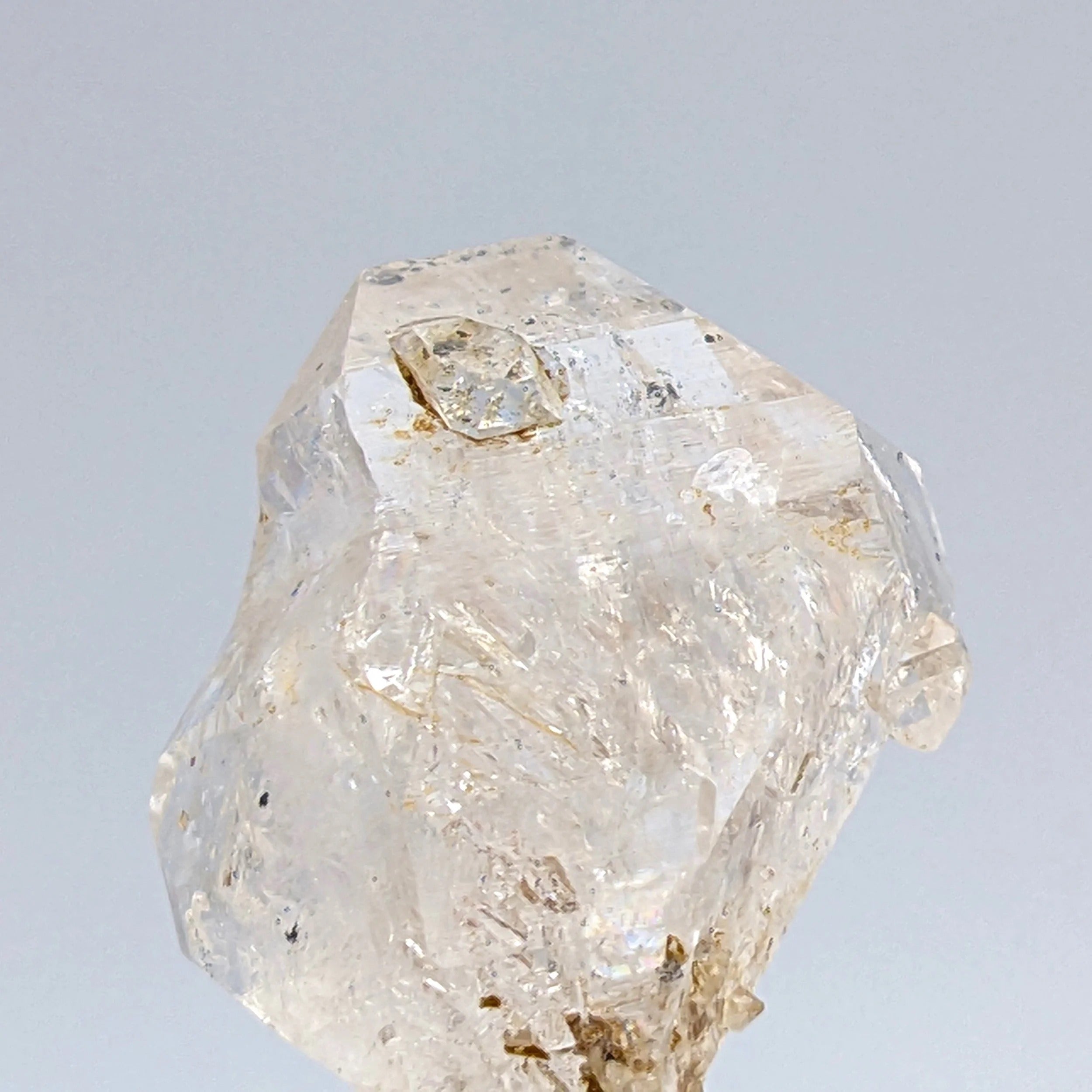 QUARTZ DIAMOND HOPPER – Natural Italian Quartz with Golden Inclusion