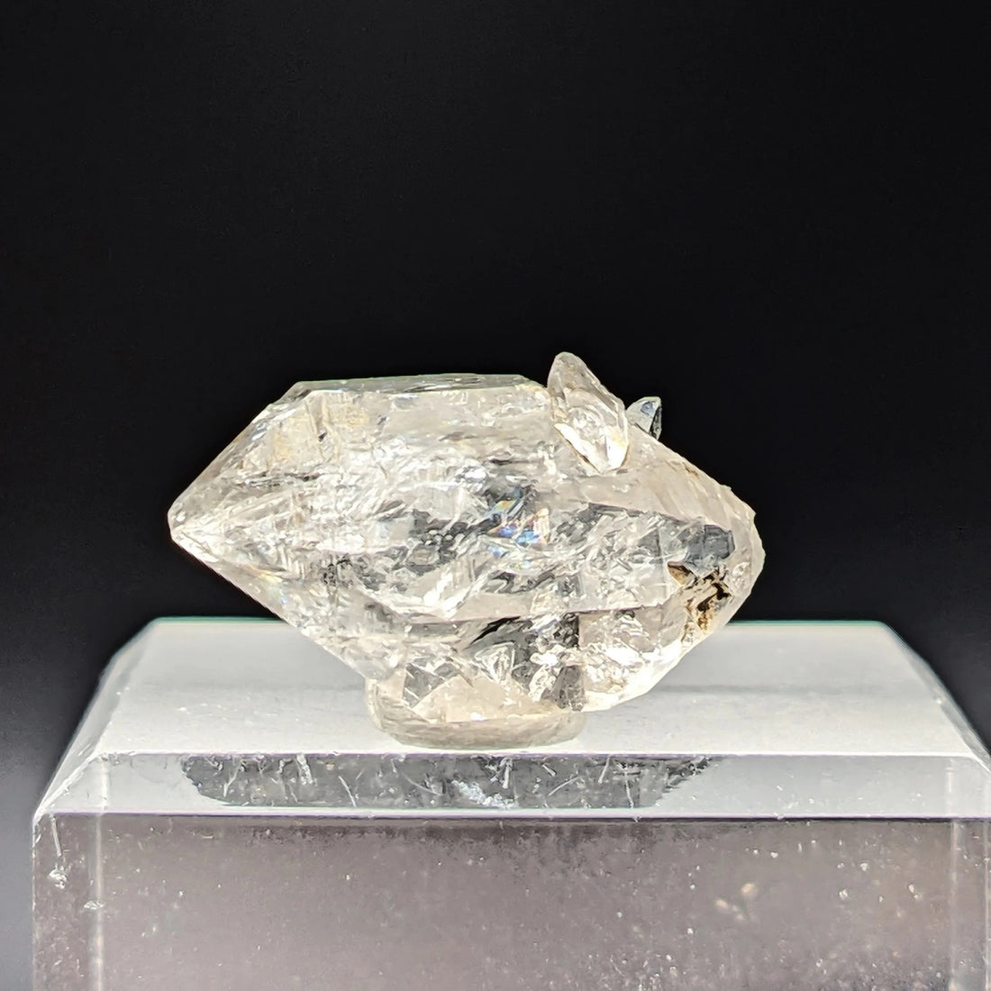 QUARTZ DIAMOND HOPPER – Natural Italian Quartz with Golden Inclusion